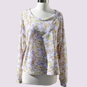 Olivia & Vivian Women's Top Sweet Cottage Spring Floral Prairie Size L